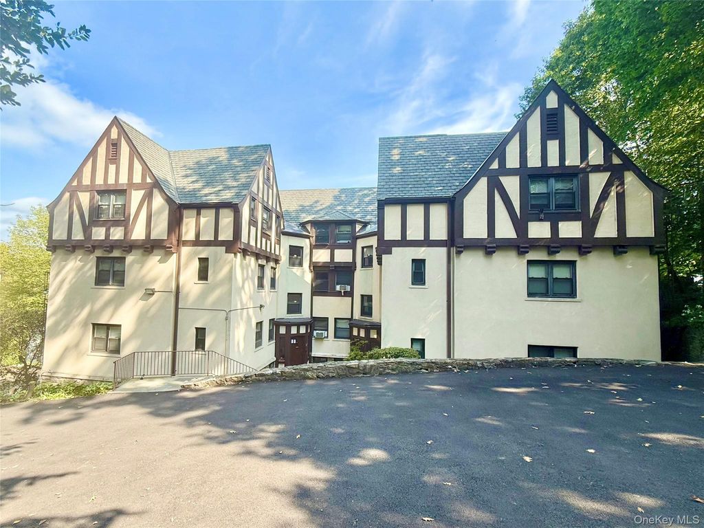64 Kensington Road 3C, Bronxville, NY 10708