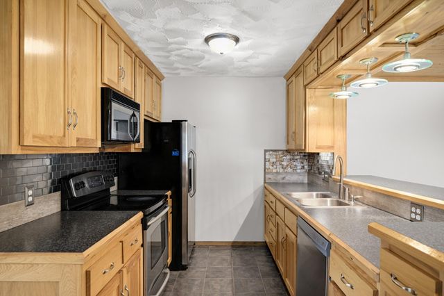 18774 Jordan Trail, Lakeville, MN 55044
