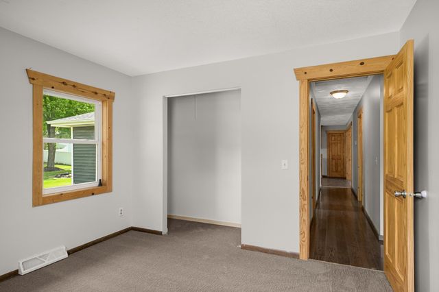 18774 Jordan Trail, Lakeville, MN 55044
