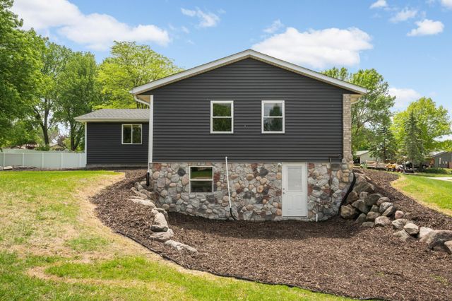 18774 Jordan Trail, Lakeville, MN 55044