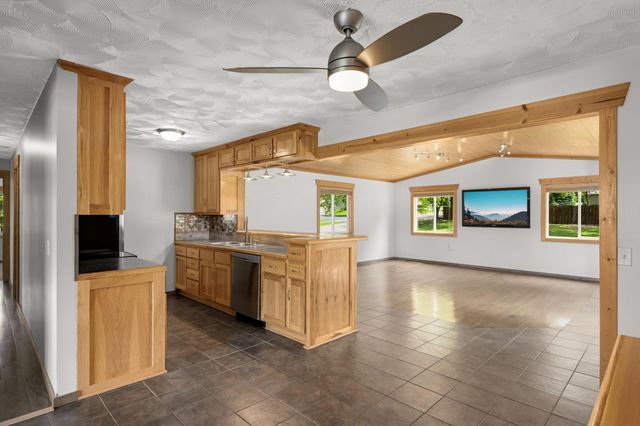 18774 Jordan Trail, Lakeville, MN 55044