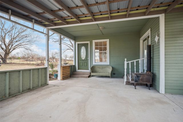 1705 E Bankhead Drive, Weatherford, TX 76086