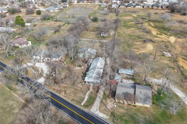 1705 E Bankhead Drive, Weatherford, TX 76086