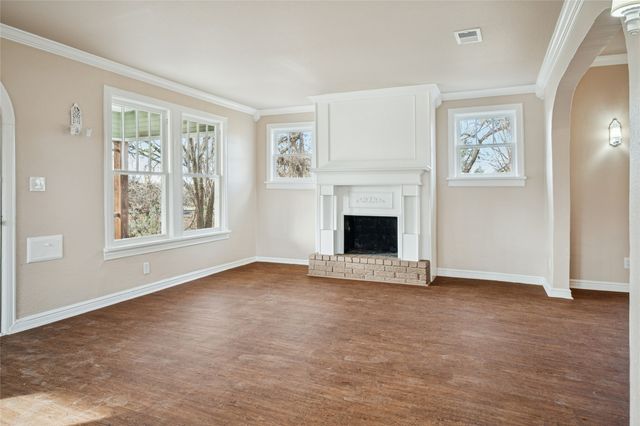 1705 E Bankhead Drive, Weatherford, TX 76086