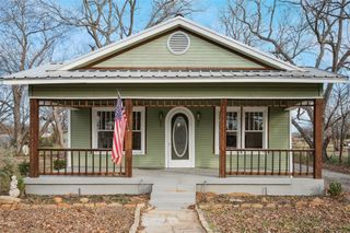 1705 E Bankhead Drive, Weatherford, TX 76086