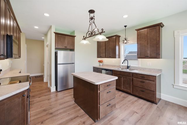 22014 N ROUTE 40, Edelstein, IL 61526