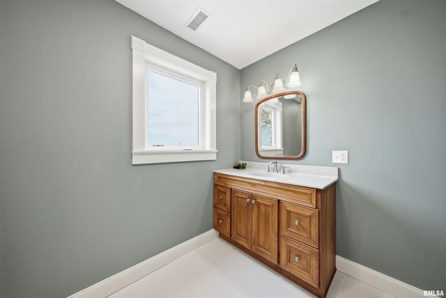 22014 N ROUTE 40, Edelstein, IL 61526