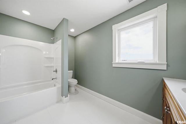 22014 N ROUTE 40, Edelstein, IL 61526