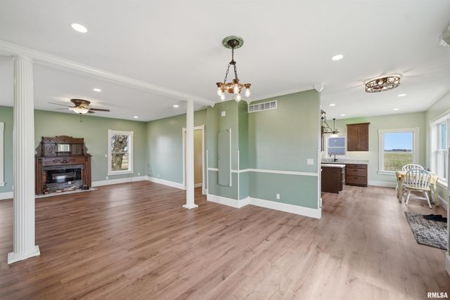 22014 N ROUTE 40, Edelstein, IL 61526