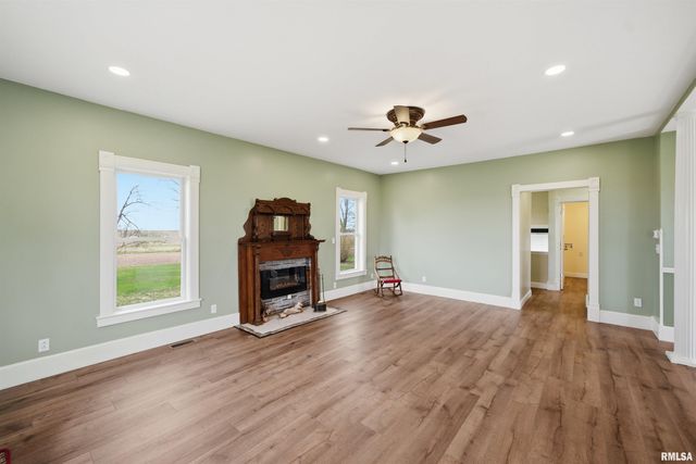 22014 N ROUTE 40, Edelstein, IL 61526