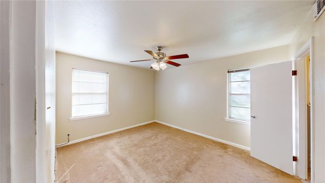 4936 Cockrell Avenue, Fort Worth, TX 76133