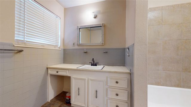4936 Cockrell Avenue, Fort Worth, TX 76133
