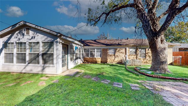 4936 Cockrell Avenue, Fort Worth, TX 76133