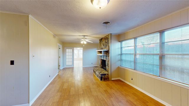 4936 Cockrell Avenue, Fort Worth, TX 76133