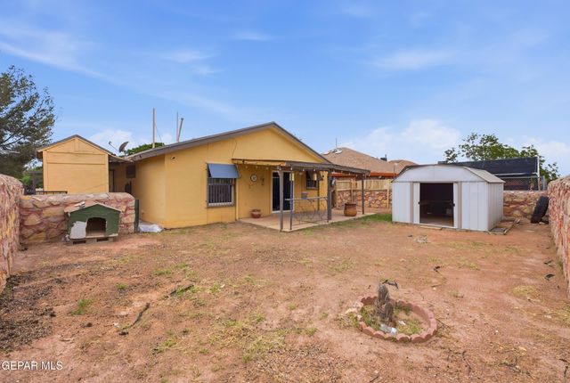 10385 Valle Fertil Drive, Socorro, TX 79927