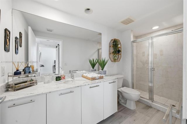 951 Brickell Ave 3504, Miami, FL 33131