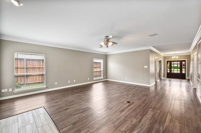 5401 Emerald Park Boulevard, Arlington, TX 76017