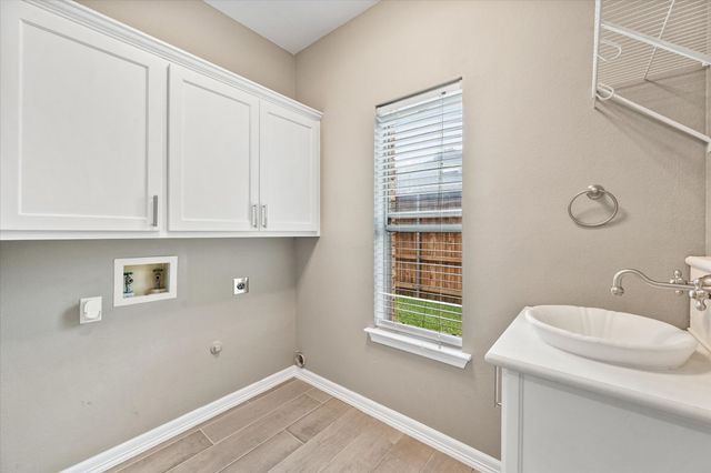 5401 Emerald Park Boulevard, Arlington, TX 76017