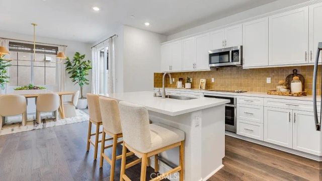 1360 Thunderbolt Lane, Rialto, CA 92376