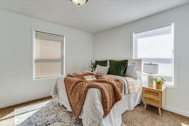 400 W Hollywood St, Wichita, KS 67217