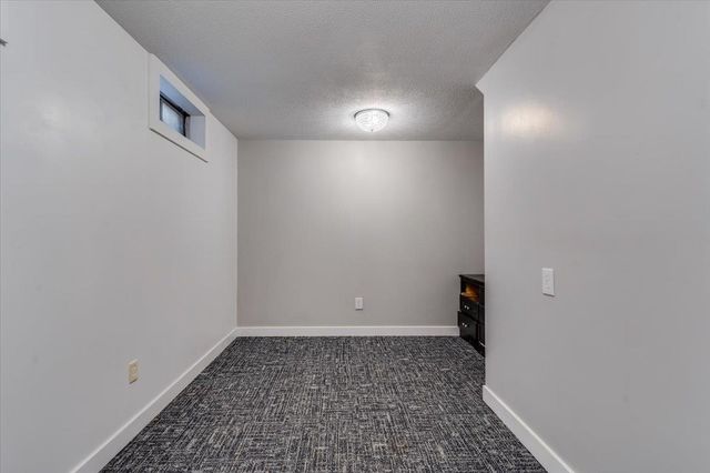 400 W Hollywood St, Wichita, KS 67217