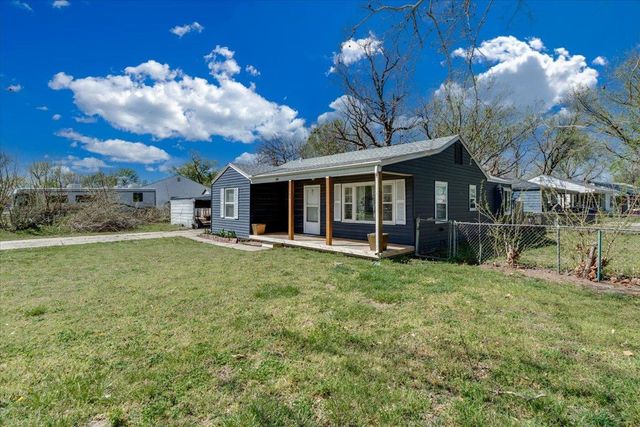 400 W Hollywood St, Wichita, KS 67217