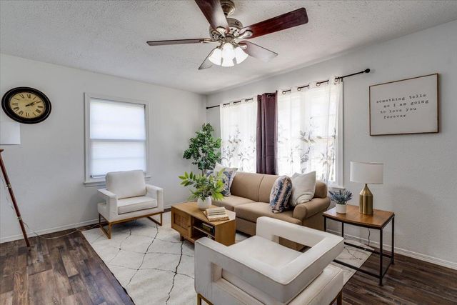 400 W Hollywood St, Wichita, KS 67217