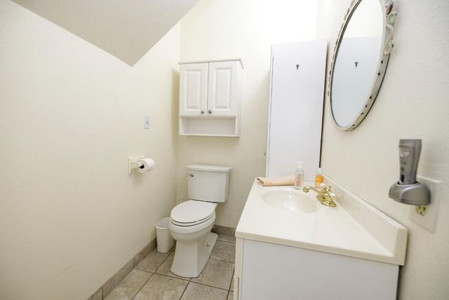 225 Fresno Ave, Modesto, CA 95351