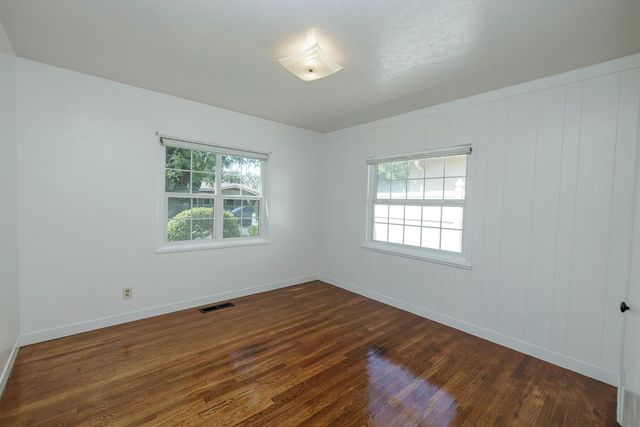 225 Fresno Ave, Modesto, CA 95351