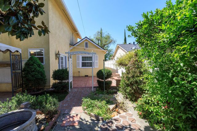 225 Fresno Ave, Modesto, CA 95351