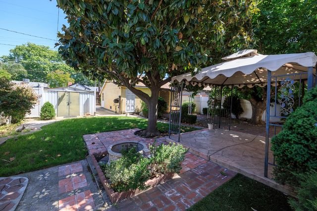 225 Fresno Ave, Modesto, CA 95351