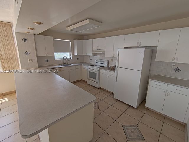 2780 NE 183rd St 1402, Aventura, FL 33160