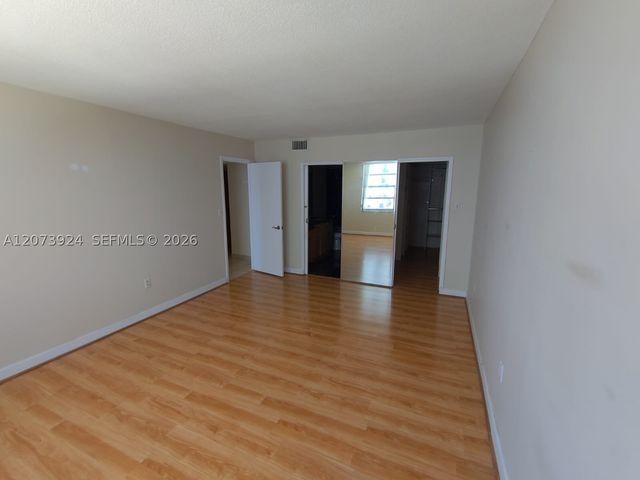 2780 NE 183rd St 1402, Aventura, FL 33160
