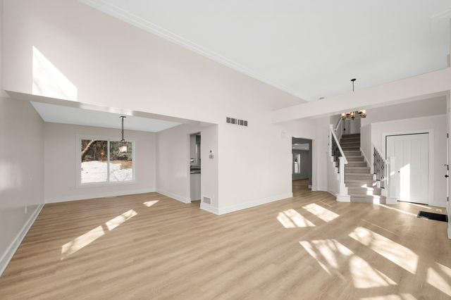 16795 Illinois Avenue, Lakeville, MN 55044