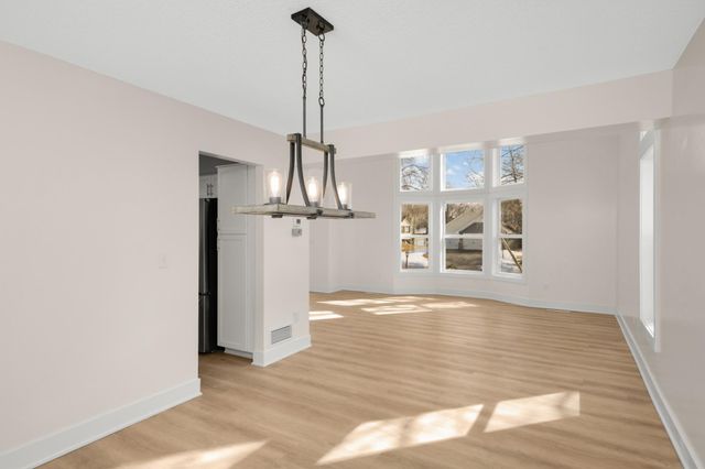 16795 Illinois Avenue, Lakeville, MN 55044