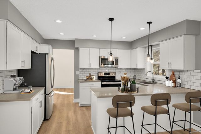 16795 Illinois Avenue, Lakeville, MN 55044