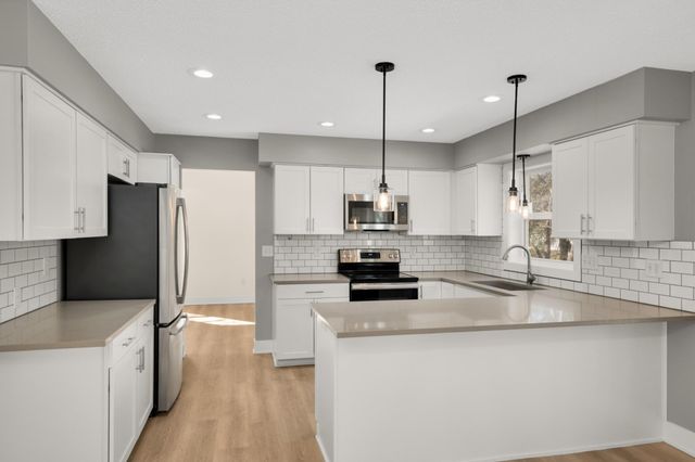 16795 Illinois Avenue, Lakeville, MN 55044