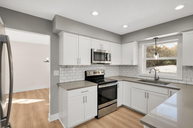 16795 Illinois Avenue, Lakeville, MN 55044