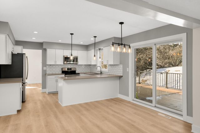 16795 Illinois Avenue, Lakeville, MN 55044