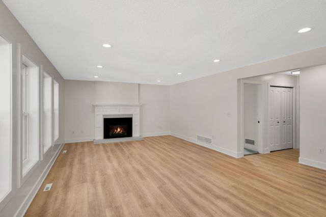 16795 Illinois Avenue, Lakeville, MN 55044