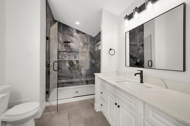 16795 Illinois Avenue, Lakeville, MN 55044