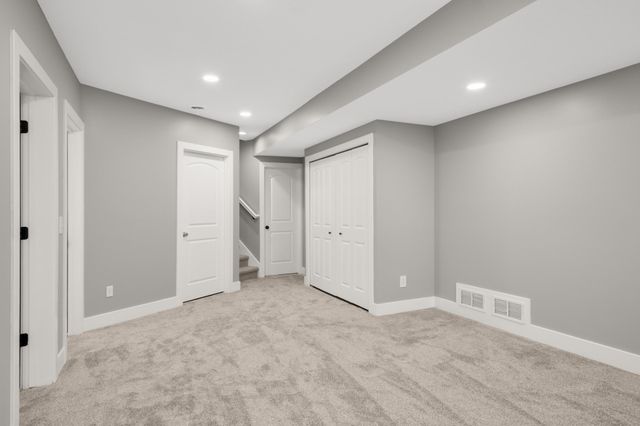 16795 Illinois Avenue, Lakeville, MN 55044