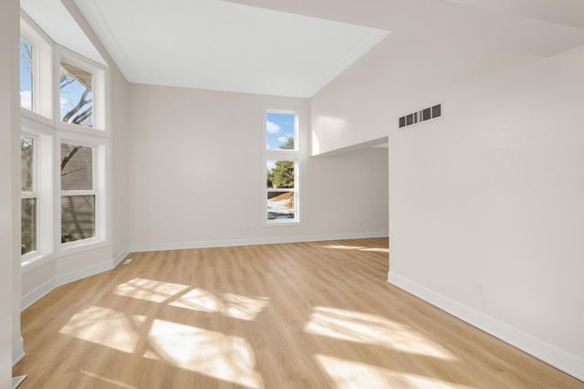 16795 Illinois Avenue, Lakeville, MN 55044