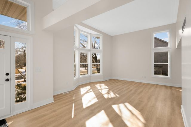 16795 Illinois Avenue, Lakeville, MN 55044