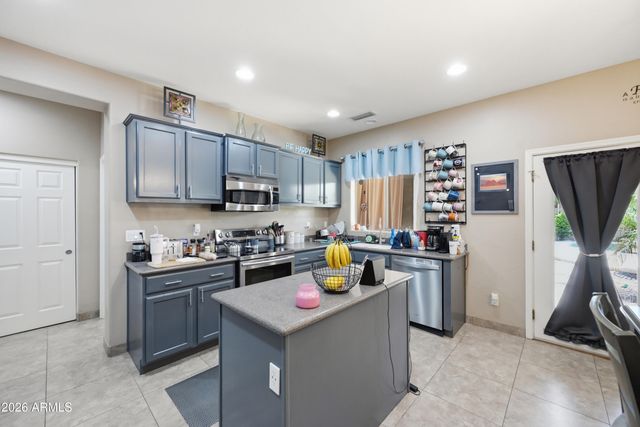 893 E COTTON FARM Lane, San Tan Valley, AZ 85140