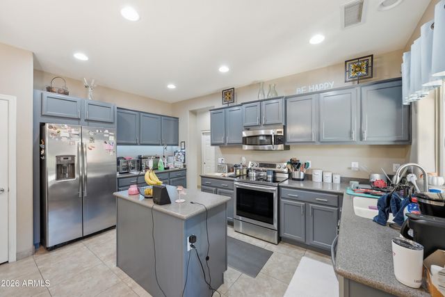 893 E COTTON FARM Lane, San Tan Valley, AZ 85140