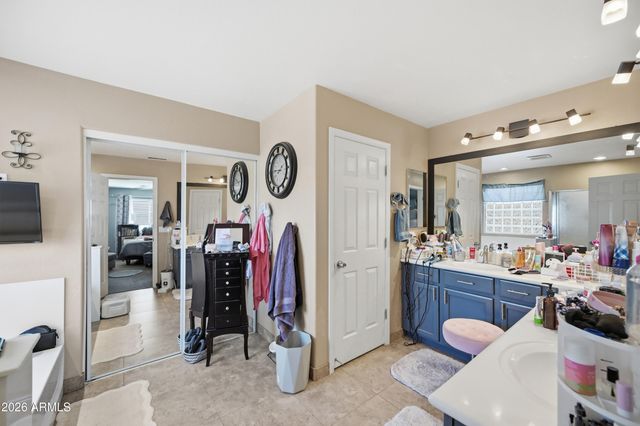 893 E COTTON FARM Lane, San Tan Valley, AZ 85140