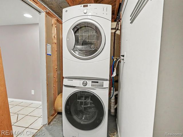 2105 Charlton Avenue, Ann Arbor, MI 48103