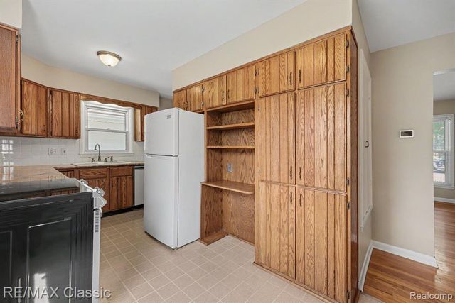 2105 Charlton Avenue, Ann Arbor, MI 48103