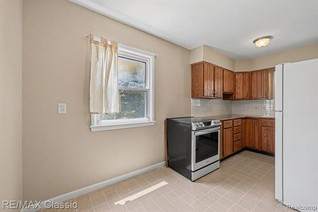 2105 Charlton Avenue, Ann Arbor, MI 48103